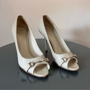 Gucci Ivory Leather Horsebit Peep-toe Stiletto Pumps